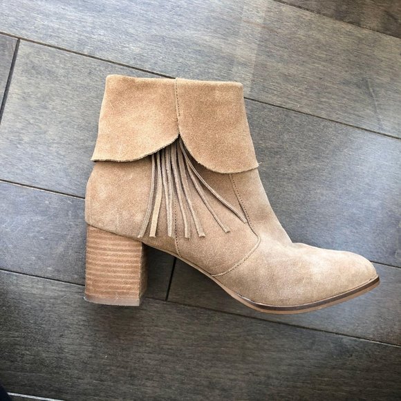Matisse Paulson Tan Fringe Suede Booties, 9.5 - Picture 1 of 9